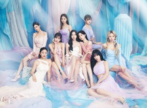 TWICE Reveals Its Attractive Image of Targeting Japan