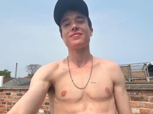 여→남 성전환 엘리엇 페이지, 당당히 가슴 노출