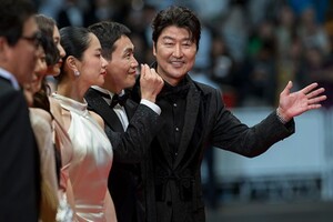 송강호, 칸 폐작식 시상자 선정 '아시아 최고 배우'