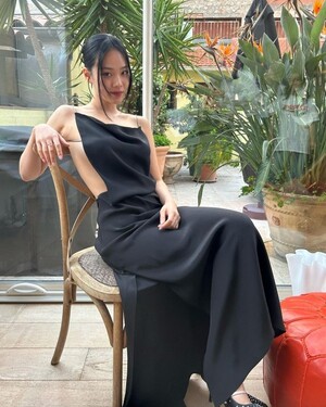 래퍼 비비 아닌 배우 김형서의 아슬아슬 칸 드레스