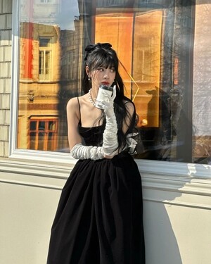 이미주, 복고 스타일로 첨단의 매력 발산