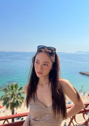 '거미집' 정수정, 프랑스 남부를 시원하게 즐기는 법