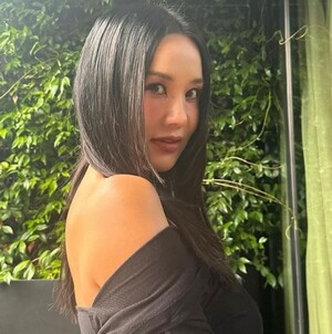 54살 엄정화, 접사 촬영에도 잔주름 하나 없는 동안