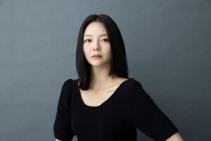 이솜, 2023 부일영화상 단독 사회-수술 이제훈 불참