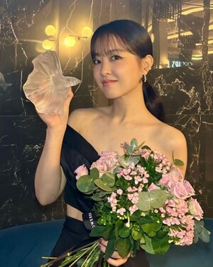 박보영, 파격적 오프 숄더 드레스 '귀요미는 잊어라'