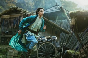 '외계+인' 2부 류준열, 얼치기 도사의 완성형 귀환 '1부 굴욕 깰까'