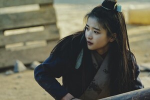 '외계+인' 2부 김태리, 희망의 끈 놓지 않는 강인한 전사