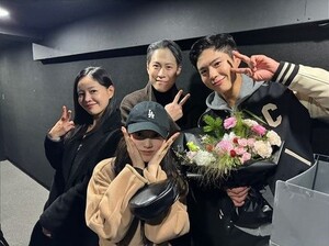 수지+박보검, 영화 '원더랜드'에서 만나기 전 친분 과시