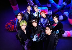 에이티즈, 미국 '빌보드 200' 1위-K-팝 그룹 7번째