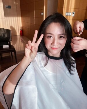 탕웨이, 한국으로 시집온 중국 톱 배우의 귀여운 브이