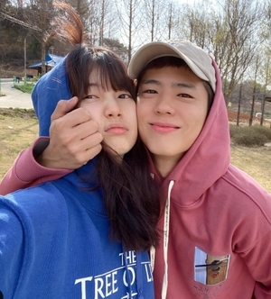 '원더랜드' 박보검+수지, 진한 스킨십-진짜 사귀는 듯