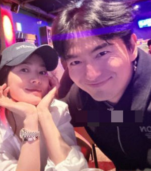 레드벨벳 조이, 꽃과 함께 자신감 '결코 꿀리지 않아'