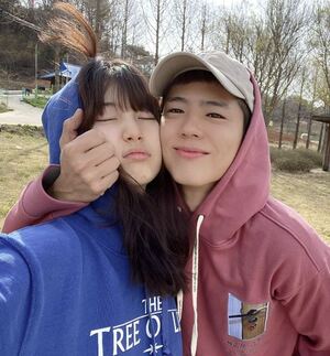 박보검♥수지, 실제 사귀는 거 아냐? 만날 때마다 찍어