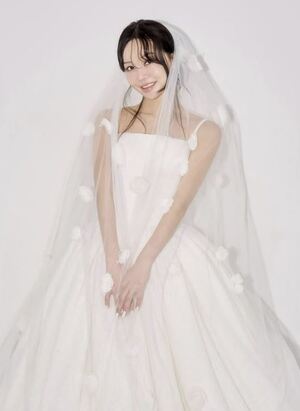 홀리뱅, 허니제이 이어 이븨도 유부녀 대열에