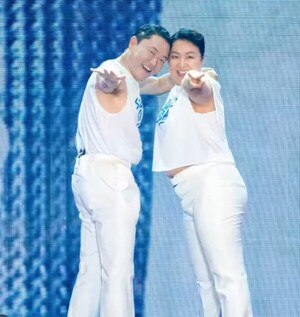 싸이, 25년 커리어 흔들-이수지와 러브 버그 쇼 리매치