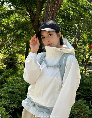 권은비, 빠니보틀과 등산 '무슨 인연?'