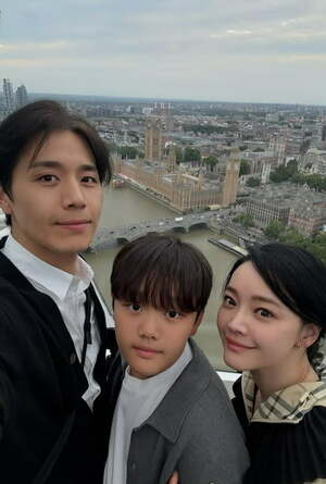 손준호·김소현 부부, 아들과 영국 여행 '빛나네'