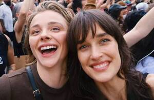 클로이 모레츠, 6살 연상 동성 모델과 루이 비통 입고 결혼