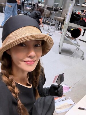 쥬얼리 이지현, 미용사로 성공 조짐 “9월 예약 마감”