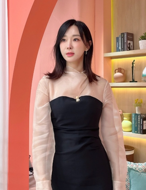 샵 이지혜, 셋째 질문에 내 나이 45살 하고도
