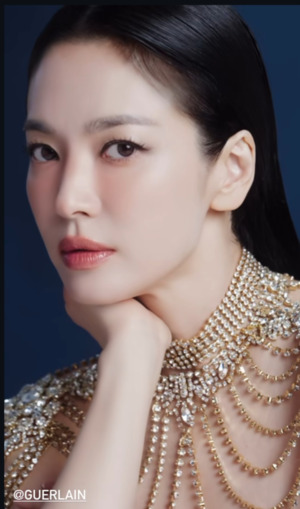 송혜교, 보석보다 더 어울리는 명품 미모