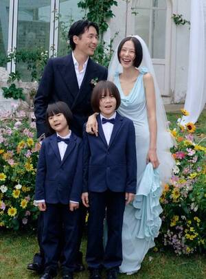 김나영, 재혼 발표 후 급속 결혼식-두 아들과 함께