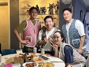 박지윤, 아이들 최동석에 보내고 송준근-정범균과 함께