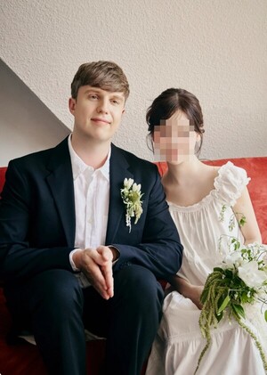 줄리안, 미모의 한국인 신부와 웨딩 화보 공개