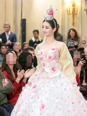 이가령, 무궁화 드레스 입고 파리 패션 위크 피날레